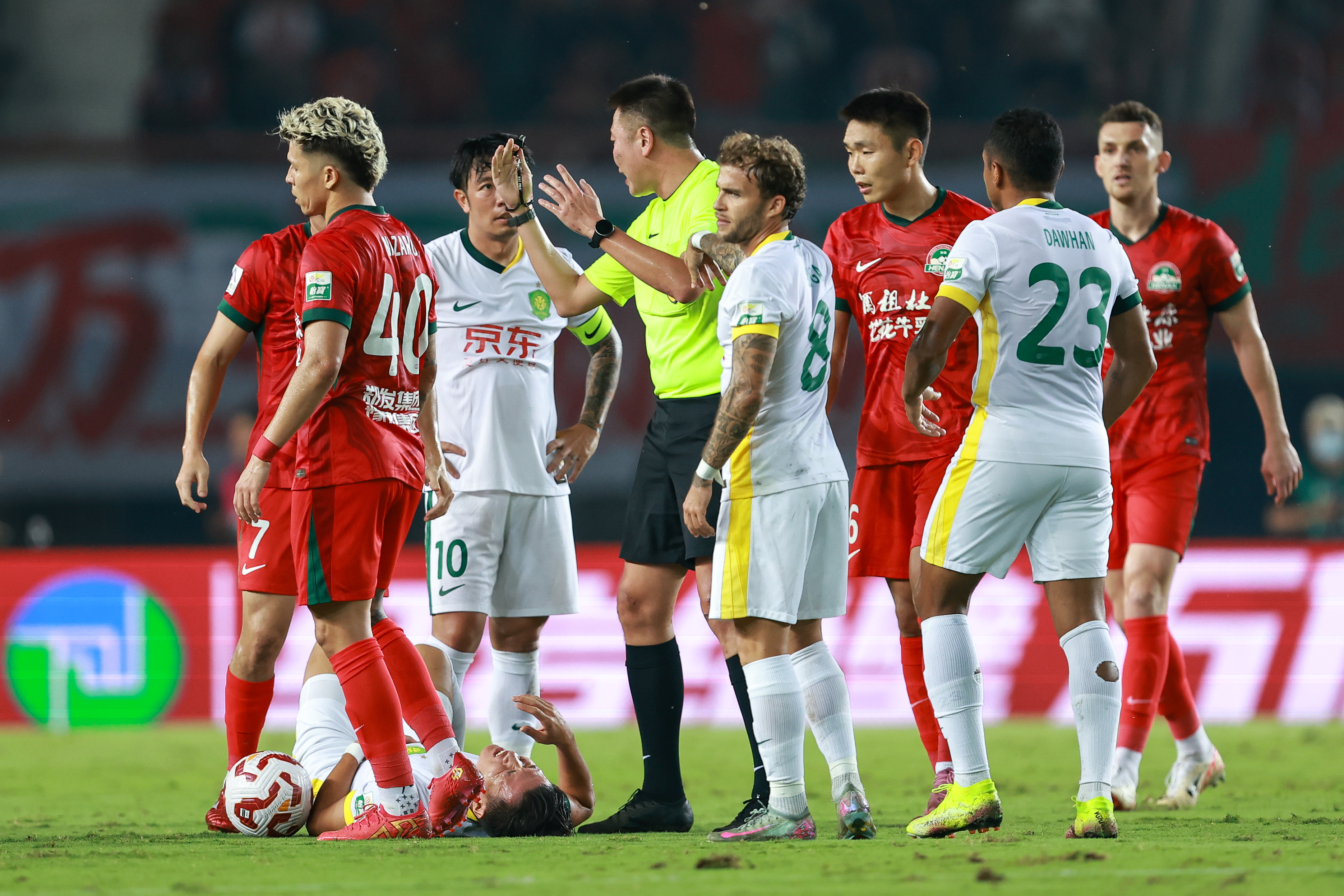 👀半程冠军国安联赛两连败+丢8球+0进球,距榜首已有5分