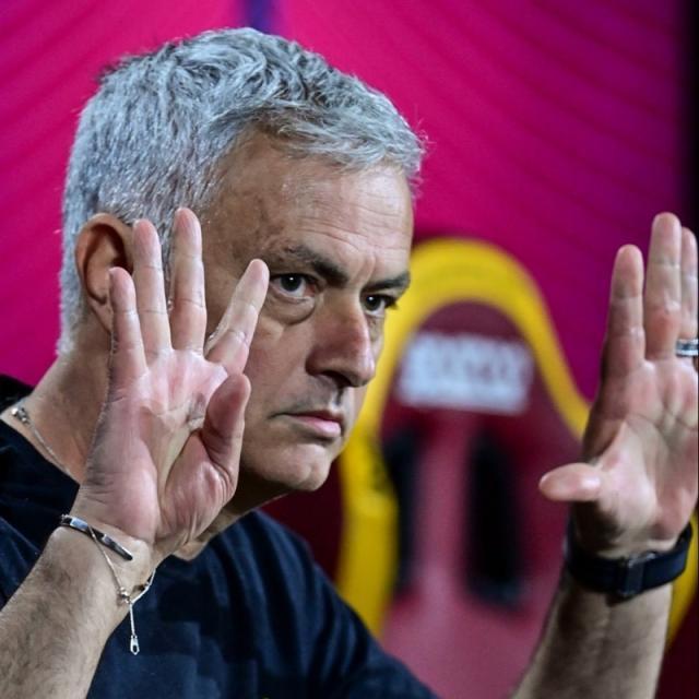 半岛体育-罗马靠狼崽险夺1分 鸟叔暗示裁判父亲参与电话门